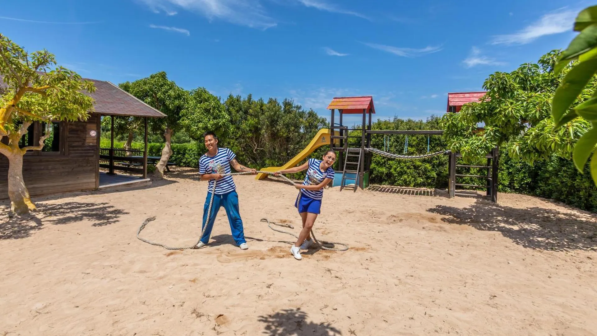 Aparthotel Zafiro Menorca Cala'N Bosch  España