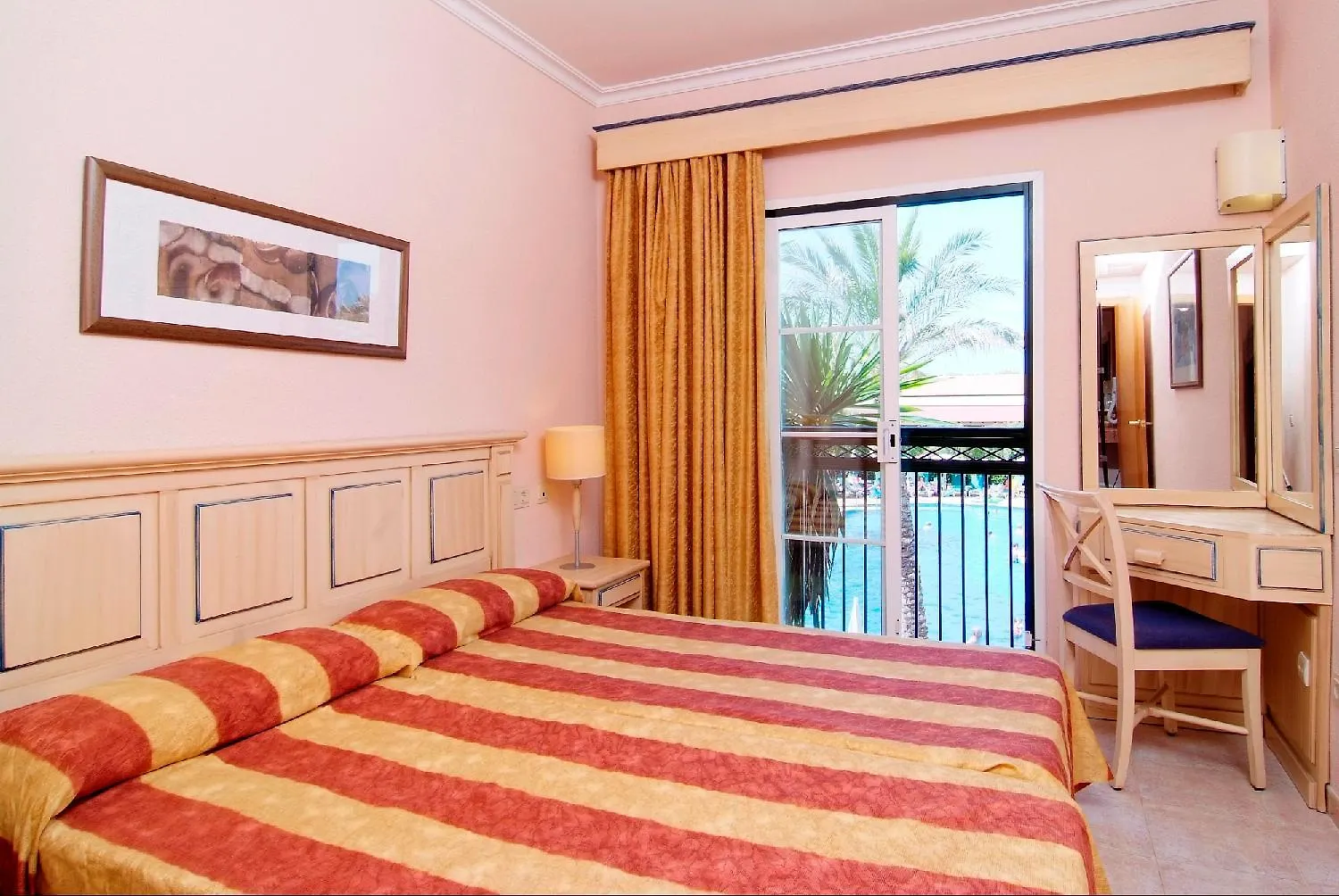 Aparthotel Zafiro Menorca Cala'N Bosch